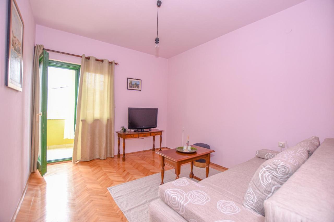 Apartments Kate Pag Town Bagian luar foto