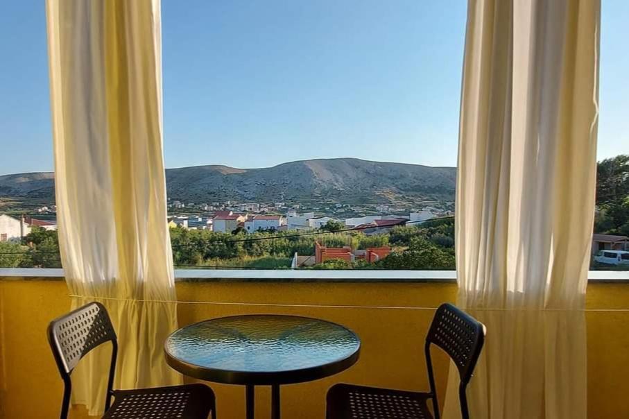 Apartments Kate Pag Town Bagian luar foto