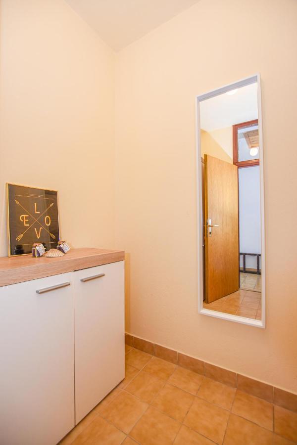 Apartments Kate Pag Town Bagian luar foto