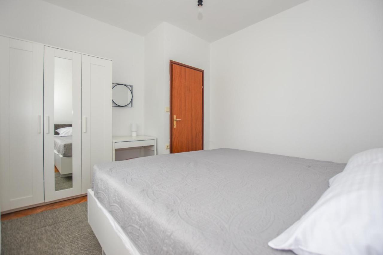 Apartments Kate Pag Town Bagian luar foto