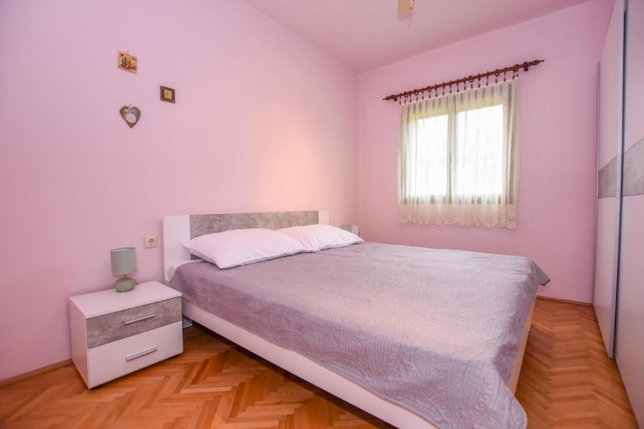 Apartments Kate Pag Town Bagian luar foto