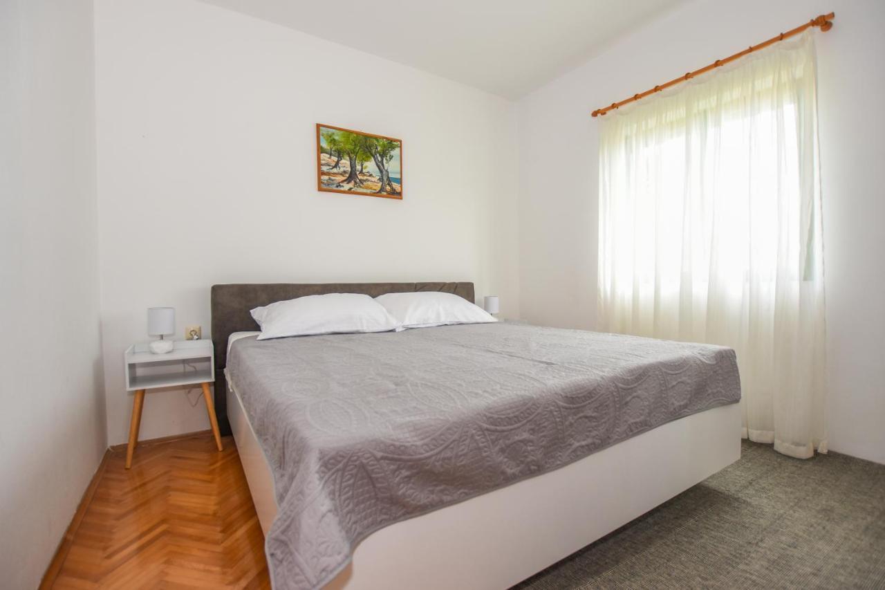 Apartments Kate Pag Town Bagian luar foto