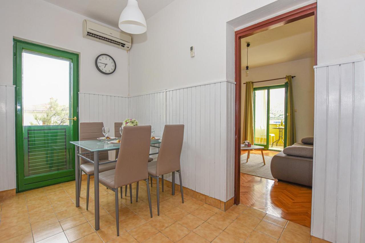 Apartments Kate Pag Town Bagian luar foto